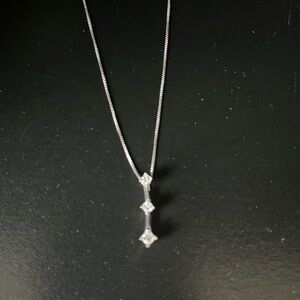14k white gold and diamond necklace